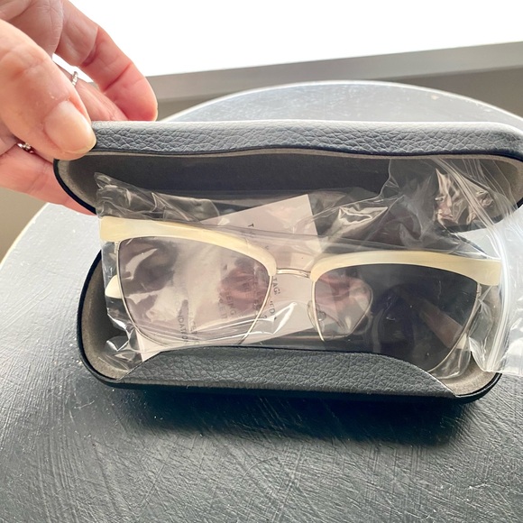 ZACK POSEN square sunglasses with white & gold detailing. Hard plastic case, NWT - Picture 2 of 11